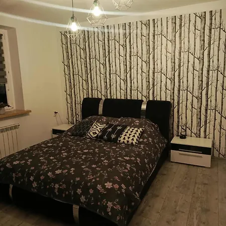 U Eli Z Prywatnym Tarasem アパート